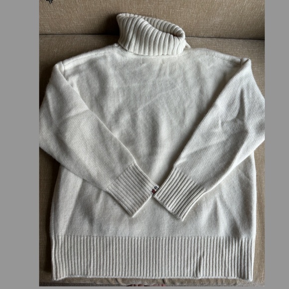 EXTREME CASHMERE N°20 Oversize Xtra Sweater in Cream - Picture 3 of 4